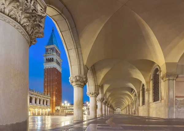 Nattutsikt Över Piazza San Marco Med Dogepalatset Palazzo Ducale Kolumner — Stockfoto