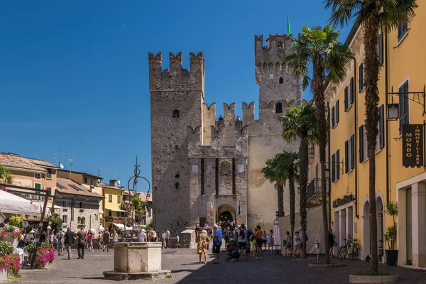 Sirmione Italië September 2017 Een Italiaanse Gemeente Provincie Brescia Waarvan — Stockfoto