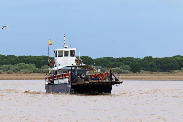 Sanlucar Barrameda Espanha Março 2018 Barco Para Transporte Veículos Sanlucar — Fotografia de Stock