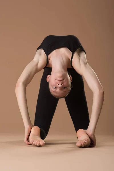 Ragazza ginnasta, stile di vita, sport — Foto Stock