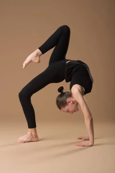 Tjej gymnast, livsstil, sport — Stockfoto