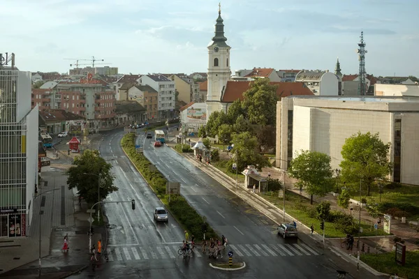 Αστικό Τοπίο Της Πόλης Νόβι Σαντ Της Σερβίας Στην Ευρώπη — Φωτογραφία Αρχείου