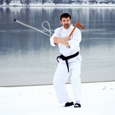 Dövüş sanatları kusarigama uygulama