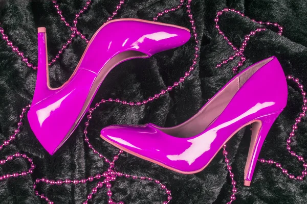 Rózsaszín magas sarkú cipő — Stock Fotó