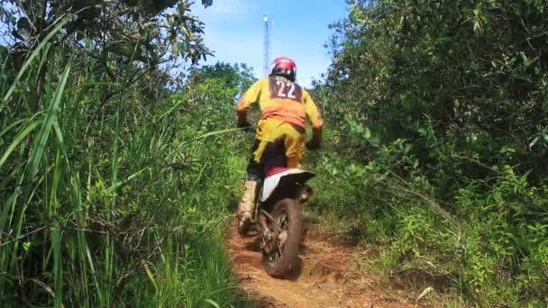 Wide Shot Rider Dirt Bike Trail Tower Back Ground Rio — Stock Video