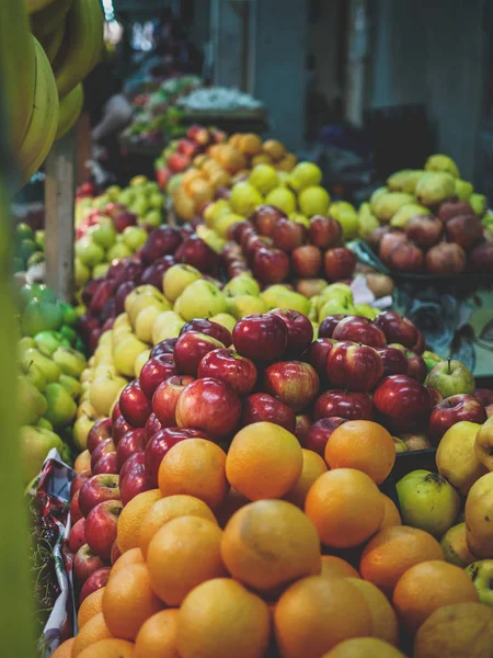 Diferentes Manzanas Naranjas Mercado Georgiano — Foto de stock gratis