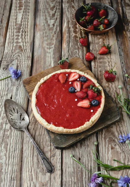 Erdbeerkuchen — Stockfoto