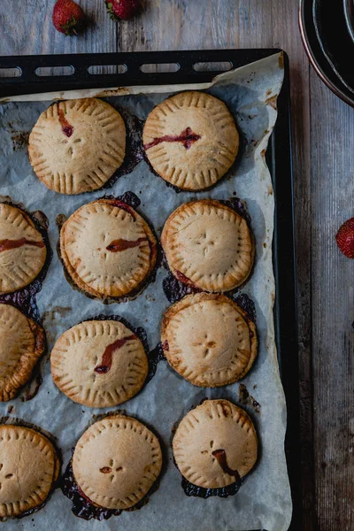 Top view of cooked yummy cookies on tray — Stock Photo