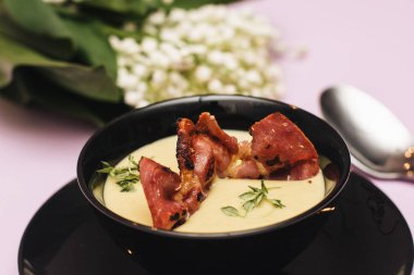 siyah kase lezzetli krem çorba 