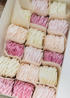 paketi lezzetli tatlı lokum gibiydi, ünlü tatlı 