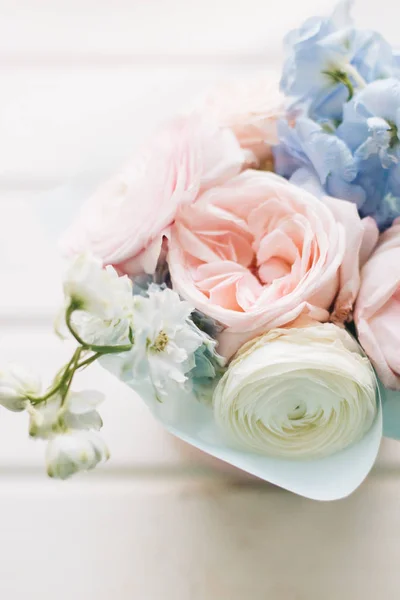 Hermoso Ramo Primavera Con Tiernas Flores Color Rosa Elegante Decoración — Foto de Stock