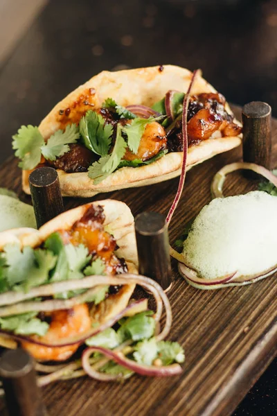 sebze ve maydanoz, Meksika mutfağı ile lezzetli tacos 