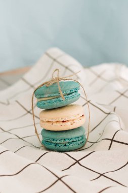 kompozisyon üzerinde masa örtüsü, tatlı tatlı lezzetli macaroons 