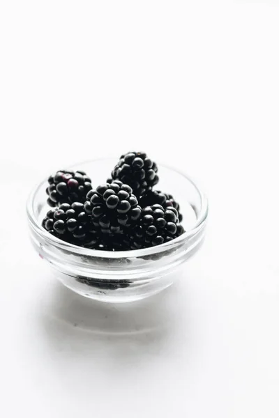 Fresh Organic Blackberries Small Bowl White Background — Stock Photo, Image