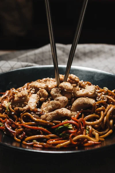 Meat Noodles Black Plate Asian Cuisine Chopsticks — Stock Photo, Image