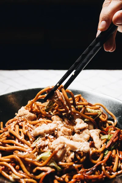 Man Eating Meat Noodles Chopsticks — Stock Photo, Image