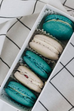 kompozisyon kumaş, tatlı tatlı üzerine lezzetli macaroons 