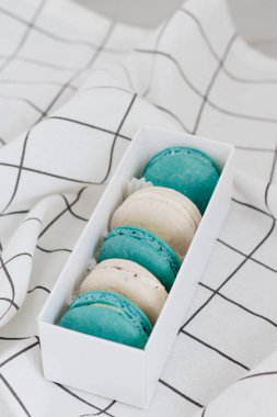 kompozisyon kumaş, tatlı tatlı üzerine lezzetli macaroons 