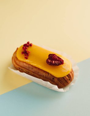 sarı sır ile lezzetli pasta tatlı tatlı 