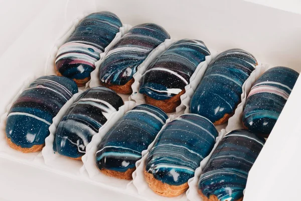 Conjunto Doces Deliciosos Com Incrível Esmalte Azul Sobremesa Colorida — Fotografia de Stock