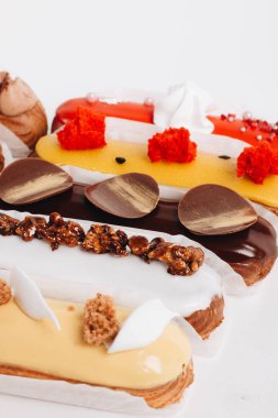  sır ile lezzetli eklerleri renkli tatlı