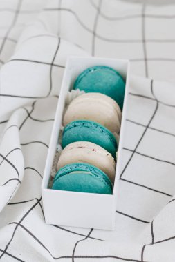 kompozisyon üzerinde masa örtüsü, tatlı tatlı lezzetli macaroons 