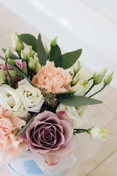 Gyönyörű Tavaszi Csokor Gyengéd Virágokkal — Stock Fotó