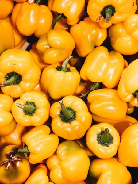 Tumpukan Paprika Paprika Segar Kuning Makanan Latar Belakang — Stok Foto