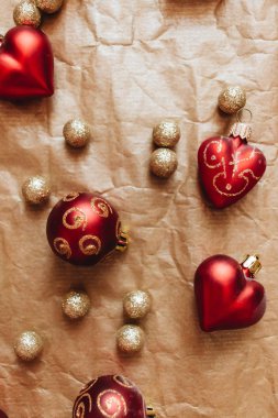 kırmızı ve altın Noel topları, Festival arka plan 