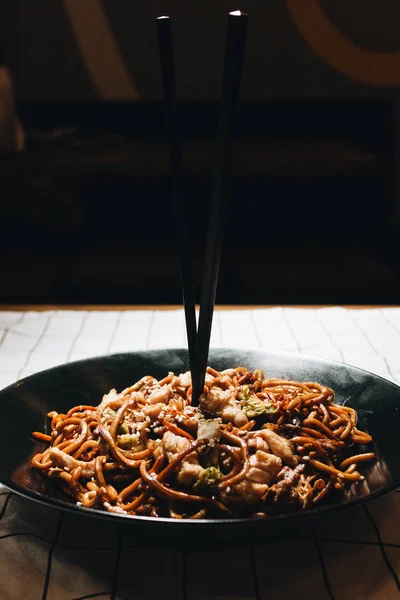 Delicious Spicy Noodles Meat Pot Traditional Aisan Food Chopsticks — Stock Photo, Image