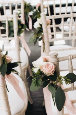 çiçek, düğün tarzı ile dekore edilmiş koltukları