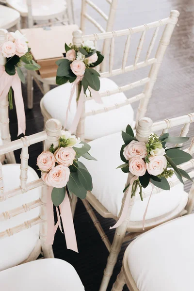 Sillas Decoradas Con Flores Estilo Boda —  Fotos de Stock