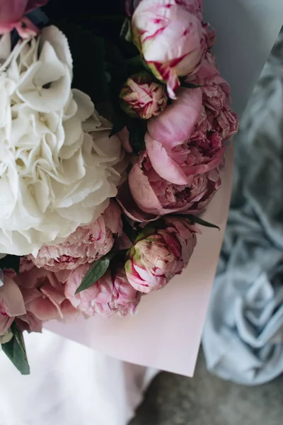 Schöner Frühlingsstrauß Mit Rosa Zarten Blüten — Stockfoto