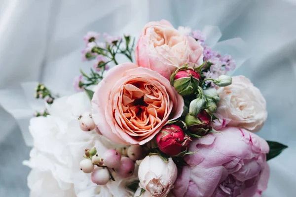 Hermoso Ramo Primavera Con Flores Tiernas Color Rosa — Foto de Stock