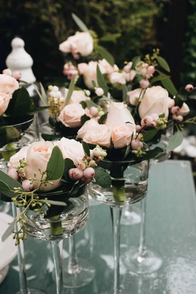 Rózsaszín Virágok Elegáns Esküvői Virág Dekoráció — Stock Fotó