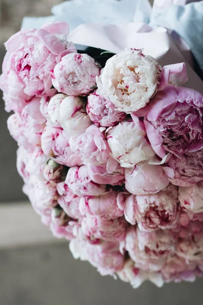 Beau Bouquet Printemps Avec Des Fleurs Tendres Roses — Photo