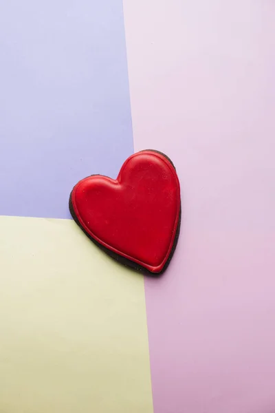 Galleta Forma Corazón Con Esmalte Rojo — Foto de Stock