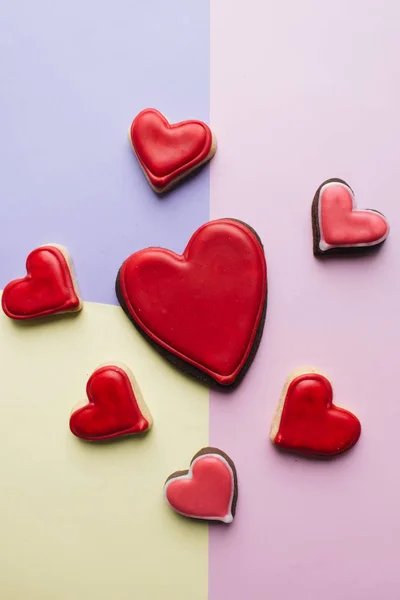 Galletas Forma Corazón Con Esmalte Rojo — Foto de Stock