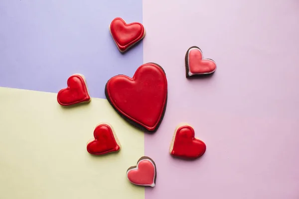 Biscoitos Forma Coração Com Esmalte Vermelho — Fotografia de Stock