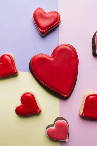 Galletas Forma Corazón Con Esmalte Rojo —  Fotos de Stock