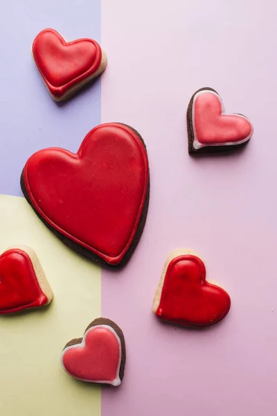 Galletas Forma Corazón Con Esmalte Rojo —  Fotos de Stock