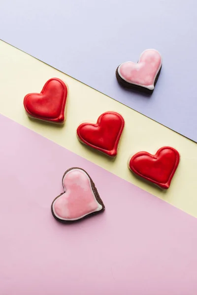 Galletas Forma Corazón Con Esmalte Rojo —  Fotos de Stock