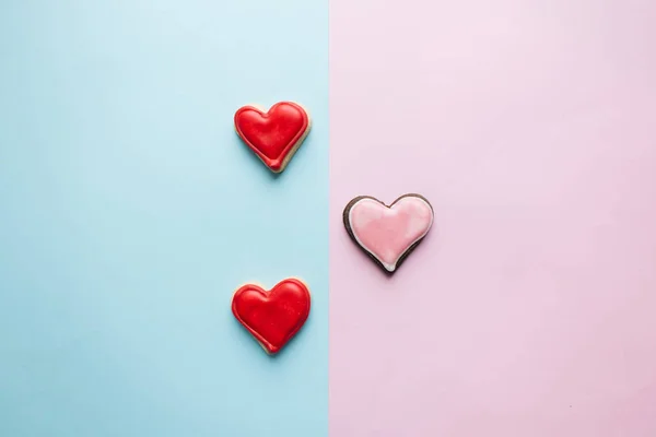 Biscoitos Forma Coração Com Esmalte Vermelho — Fotografia de Stock