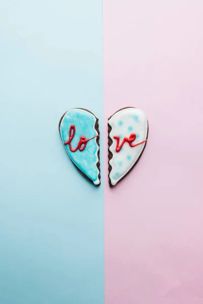 Dois Biscoitos Forma Coração Partido Com Esmalte — Fotografia de Stock