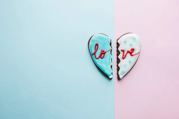 Dos Galletas Forma Corazón Roto Con Esmalte — Foto de Stock