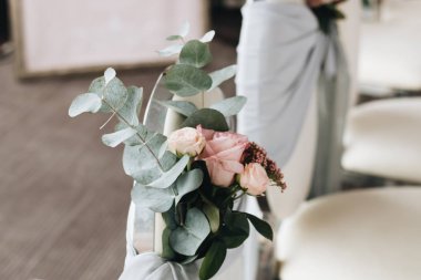 çiçek, düğün tarzı ile dekore edilmiş koltukları