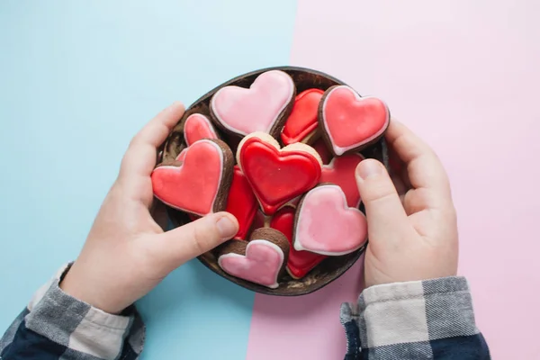 Galletas Forma Corazón Con Esmalte Rojo — Foto de Stock