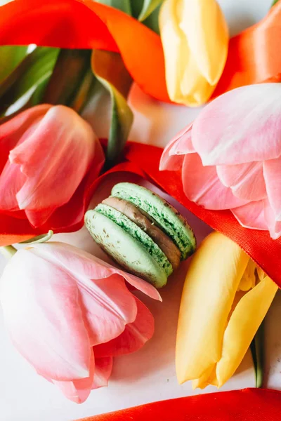 Délicieux Macaron Tulipes Lumineuses Dessert Sucré — Photo