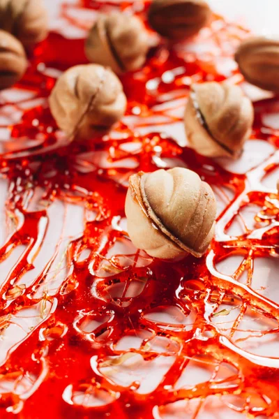 yaratıcı kırmızı karamel, tatlı arka plan desenini