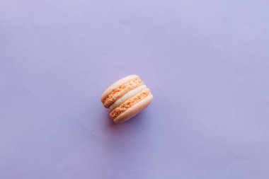 pembe arka plan üzerinde lezzetli macaroon kompozisyon 